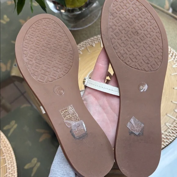 Tory Burch Cream and Brown Logo Thong Sandal size 5.5 - Picture 6 of 7